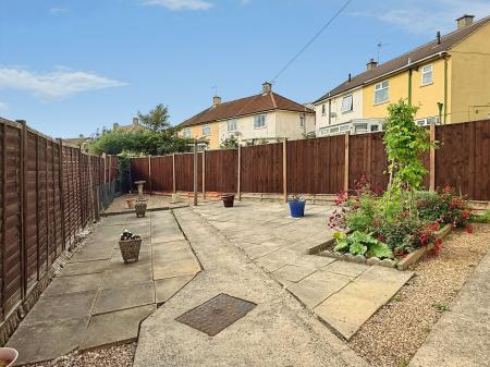 2 bedroom Semi-detached house for sale in Brindley Rise, Leicester, LE5