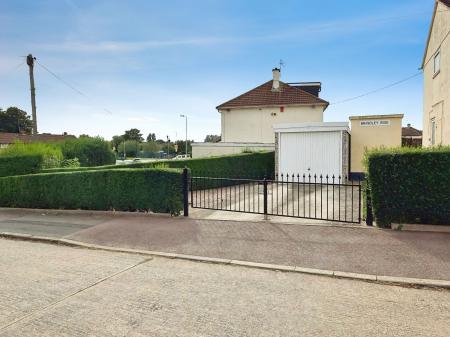 2 bedroom Semi-detached house for sale in Brindley Rise, Leicester, LE5