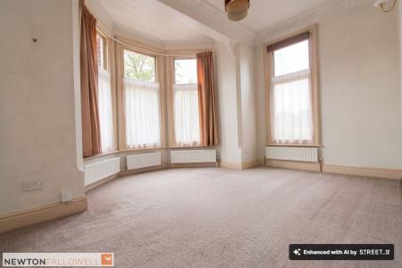 1 bedroom Flat to let in Victoria Park Road, Leicester, LE2