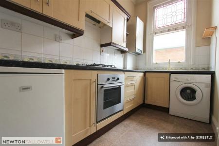 1 bedroom Flat to let in Victoria Park Road, Leicester, LE2