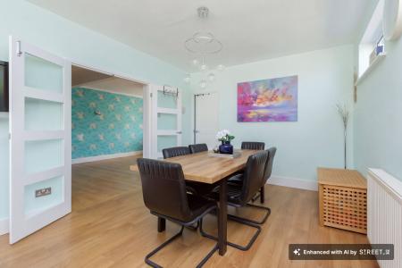 5 bedroom Detached house to let in Holyoake Street, Enderby, LE19