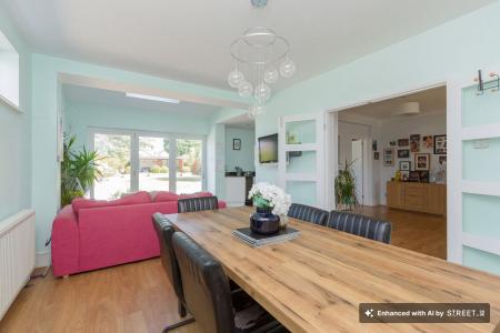 5 bedroom Detached house to let in Holyoake Street, Enderby, LE19