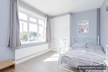 5 bedroom Detached house to let in Holyoake Street, Enderby, LE19