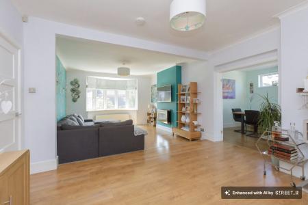 5 bedroom Detached house to let in Holyoake Street, Enderby, LE19