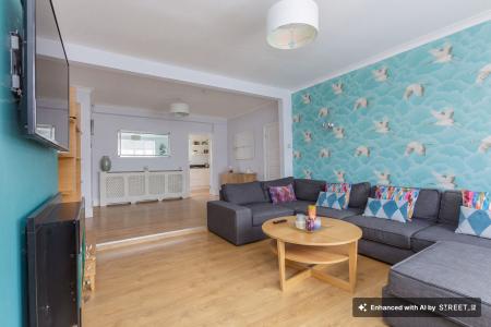5 bedroom Detached house to let in Holyoake Street, Enderby, LE19