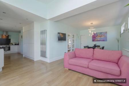 5 bedroom Detached house to let in Holyoake Street, Enderby, LE19
