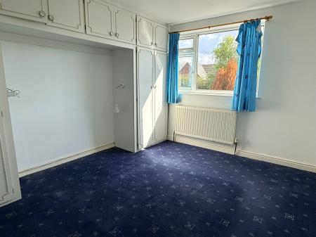 5 bedroom Detached house for sale in Coombe Rise, Oadby, LE2