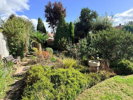 3 bedroom Detached house for sale in Spencefield Drive, Leicester, LE5