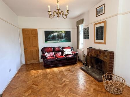 3 bedroom Detached house for sale in Spencefield Drive, Leicester, LE5