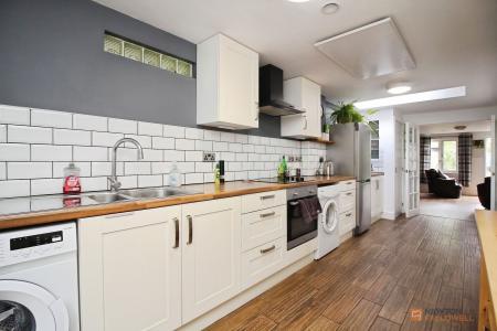 3 bedroom Semi-detached house for sale in Stonesby Avenue, Leicester, LE2