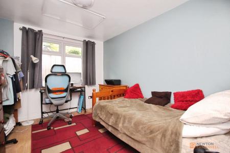3 bedroom Semi-detached house for sale in Stonesby Avenue, Leicester, LE2