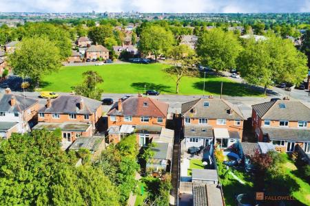 3 bedroom Semi-detached house for sale in Stonesby Avenue, Leicester, LE2