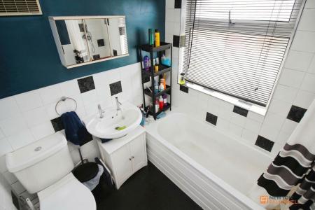 3 bedroom Semi-detached house for sale in Stonesby Avenue, Leicester, LE2