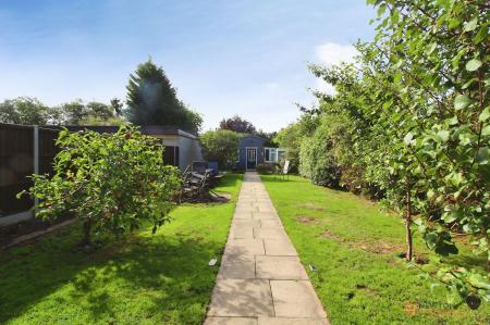 3 bedroom Semi-detached house for sale in Stonesby Avenue, Leicester, LE2
