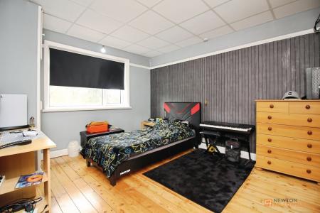3 bedroom Semi-detached house for sale in Stonesby Avenue, Leicester, LE2