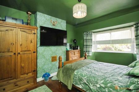 3 bedroom Semi-detached house for sale in Stonesby Avenue, Leicester, LE2