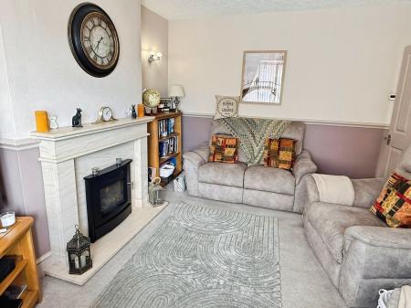 3 bedroom Semi-detached house for sale in Humberstone Lane, Leicester, LE4