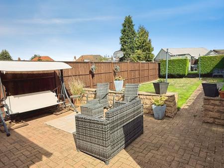 3 bedroom Semi-detached house for sale in Humberstone Lane, Leicester, LE4