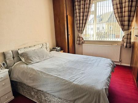 3 bedroom Semi-detached house for sale in Humberstone Lane, Leicester, LE4
