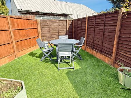 3 bedroom Semi-detached house for sale in Humberstone Lane, Leicester, LE4
