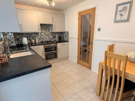 2 bedroom Semi-detached house for sale in Hazeldene Road, Hamilton, LE5