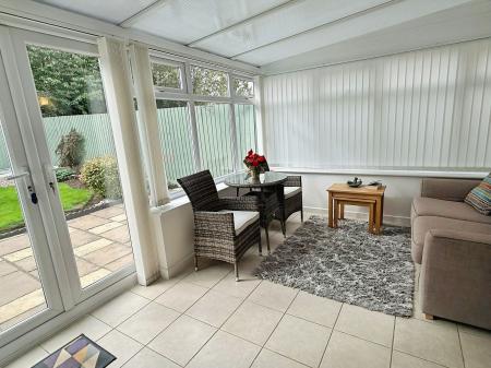 2 bedroom Semi-detached house for sale in Hazeldene Road, Hamilton, LE5
