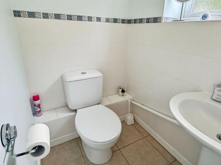 2 bedroom Semi-detached house for sale in Hazeldene Road, Hamilton, LE5