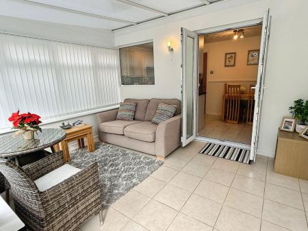 2 bedroom Semi-detached house for sale in Hazeldene Road, Hamilton, LE5