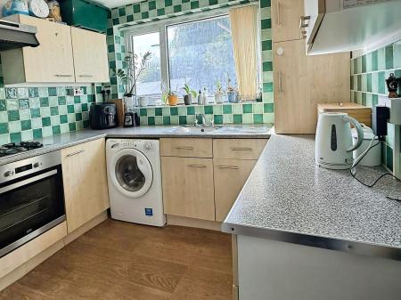 2 bedroom Semi-detached bungalow for sale in Avon Close, Oadby, LE2