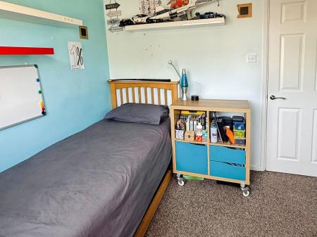 2 bedroom Semi-detached bungalow for sale in Avon Close, Oadby, LE2