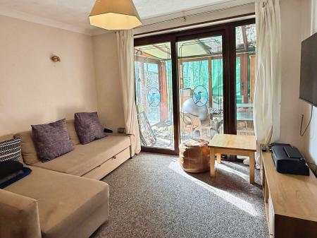 2 bedroom Semi-detached bungalow for sale in Avon Close, Oadby, LE2