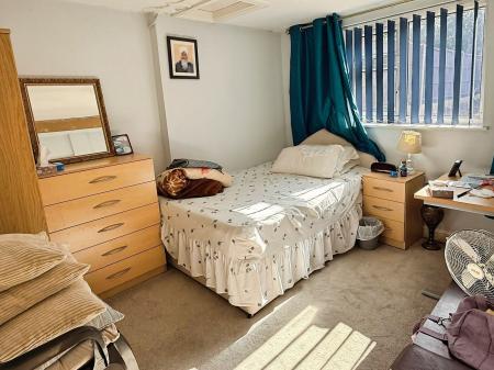 4 bedroom Semi-detached house for sale in Ash Tree Road, Oadby, LE2