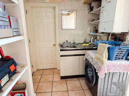 4 bedroom Semi-detached house for sale in Ash Tree Road, Oadby, LE2