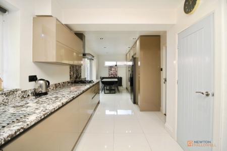 3 bedroom Detached house for sale in Beech Road, Oadby, LE2