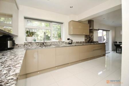 3 bedroom Detached house for sale in Beech Road, Oadby, LE2