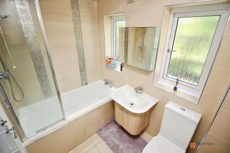3 bedroom Detached house for sale in Beech Road, Oadby, LE2