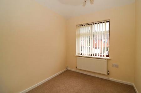 3 bedroom Semi-detached house to let in Thorpe Drive, Wigston, LE18
