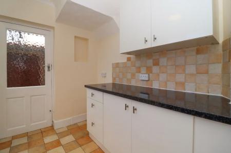 3 bedroom Semi-detached house to let in Thorpe Drive, Wigston, LE18
