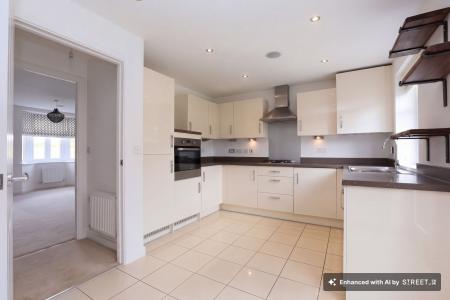 3 bedroom Semi-detached house to let in Forest House Lane, Leicester Forest East, LE3