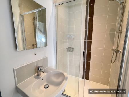 3 bedroom Semi-detached house to let in Forest House Lane, Leicester Forest East, LE3