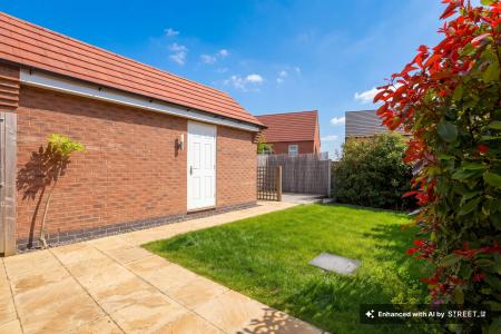 3 bedroom Semi-detached house to let in Forest House Lane, Leicester Forest East, LE3