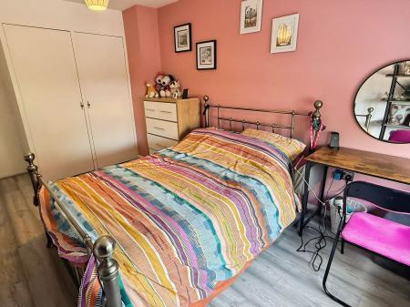 3 bedroom Semi-detached house for sale in Kent Drive, Oadby, LE2