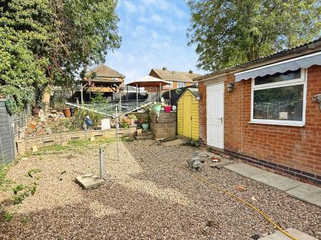3 bedroom Semi-detached house for sale in Kent Drive, Oadby, LE2