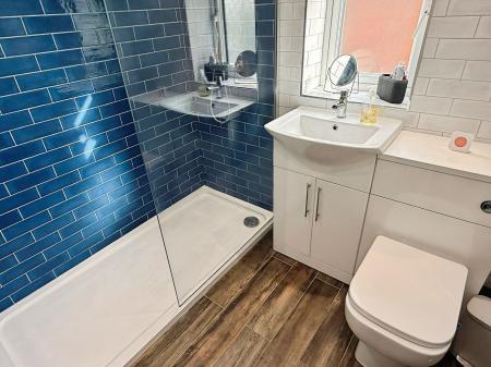 3 bedroom Semi-detached house for sale in Kent Drive, Oadby, LE2