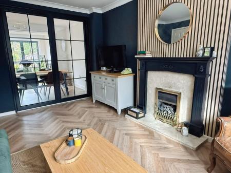 4 bedroom Detached house for sale in Devonia Road, Oadby, LE2