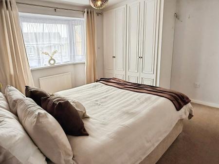4 bedroom Detached house for sale in Devonia Road, Oadby, LE2