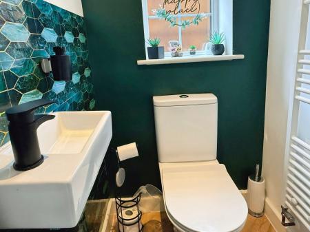 4 bedroom Detached house for sale in Devonia Road, Oadby, LE2