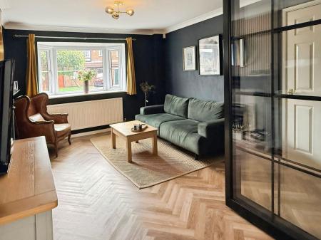 4 bedroom Detached house for sale in Devonia Road, Oadby, LE2