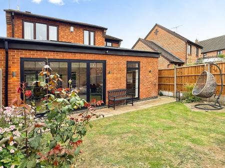 4 bedroom Detached house for sale in Devonia Road, Oadby, LE2