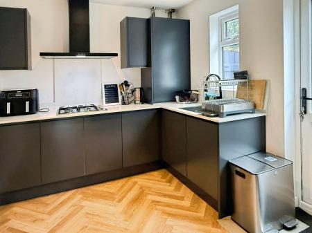 4 bedroom Detached house for sale in Devonia Road, Oadby, LE2
